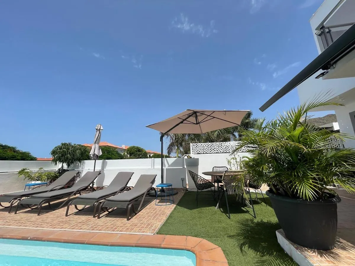 Bungalow Type Apartment With Private Pool Costa Adeje  España