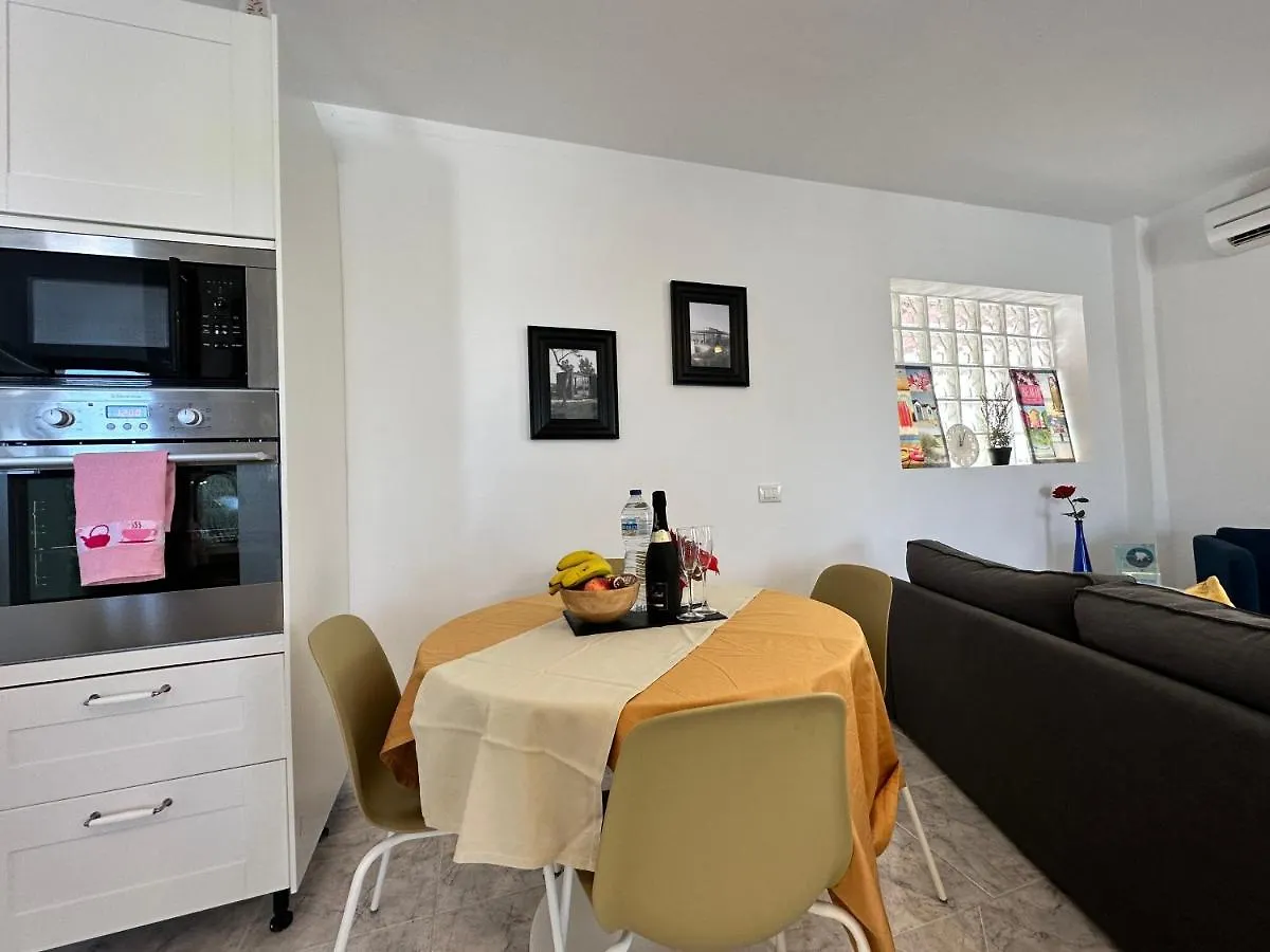 Bungalow Type Apartment With Private Pool Costa Adeje  España